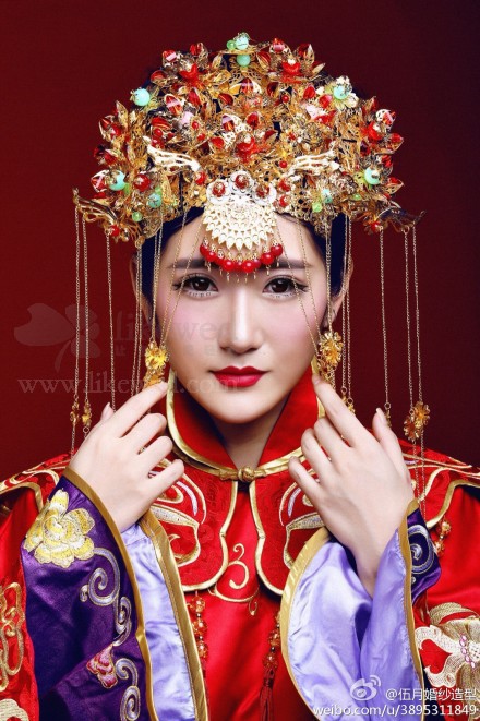 凤冠集——凤冠霞帔指旧时富家女子出嫁时的装束,以示荣耀.