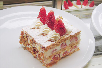 草莓三角蛋糕