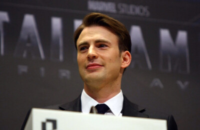 收集   点赞  评论  chris evans 0 40 arrabol  发布到  漫威 图片