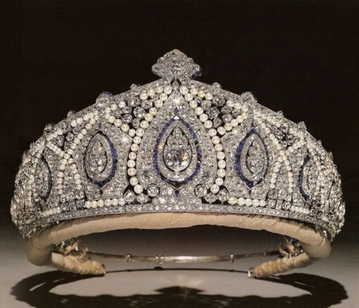 世界上最美的公主王冠图片