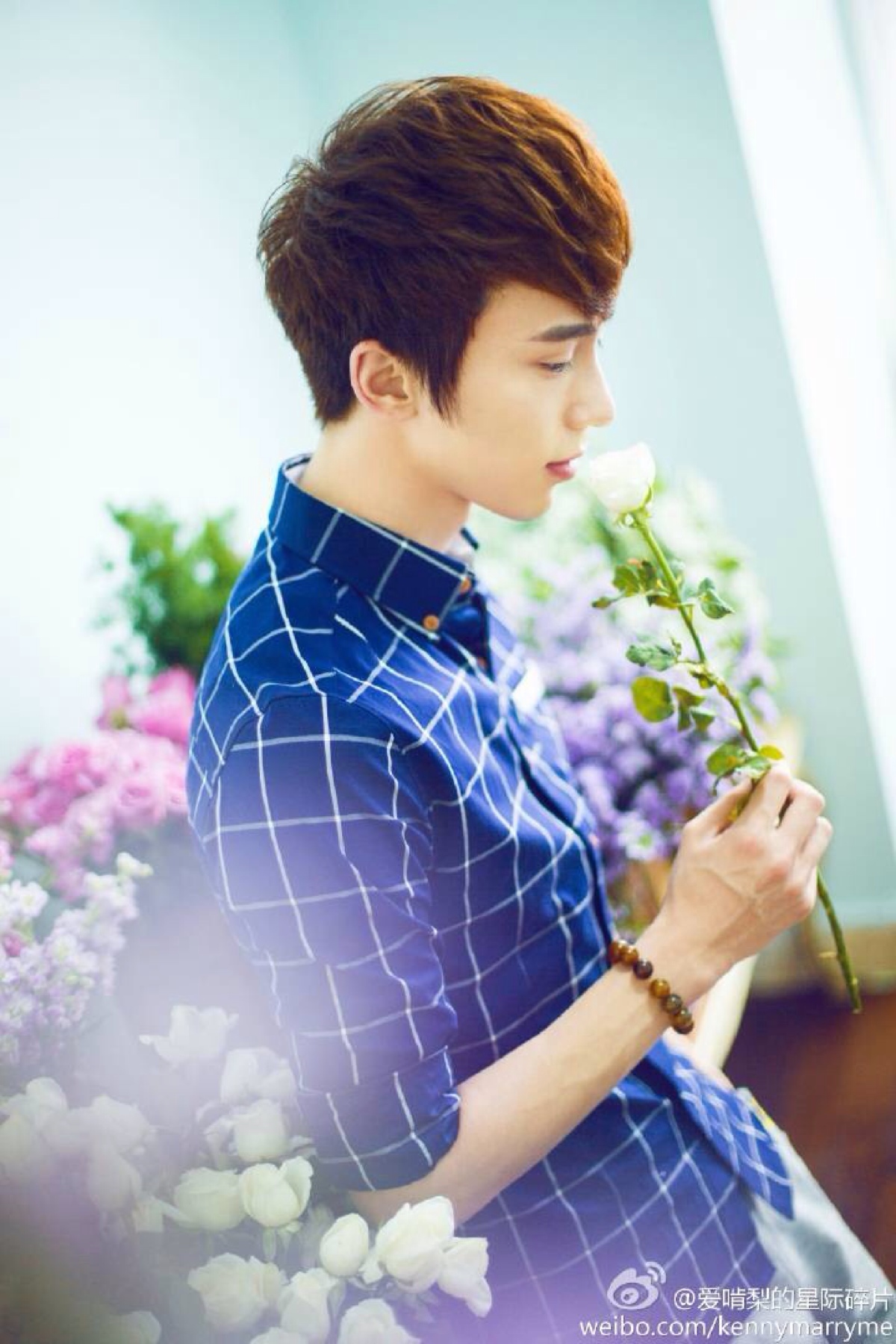 沈煜伦:#沈肯尼破碎的时光完整版# 在小兔为《破碎的时光完整版》拍摄