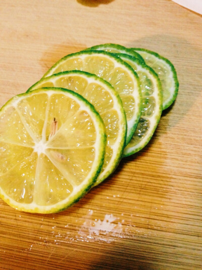 【绿茶猫】出品,青柠檬片