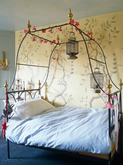 复古小床 优雅公主床 森女森林系碎花墙纸 卧室室内家居设计