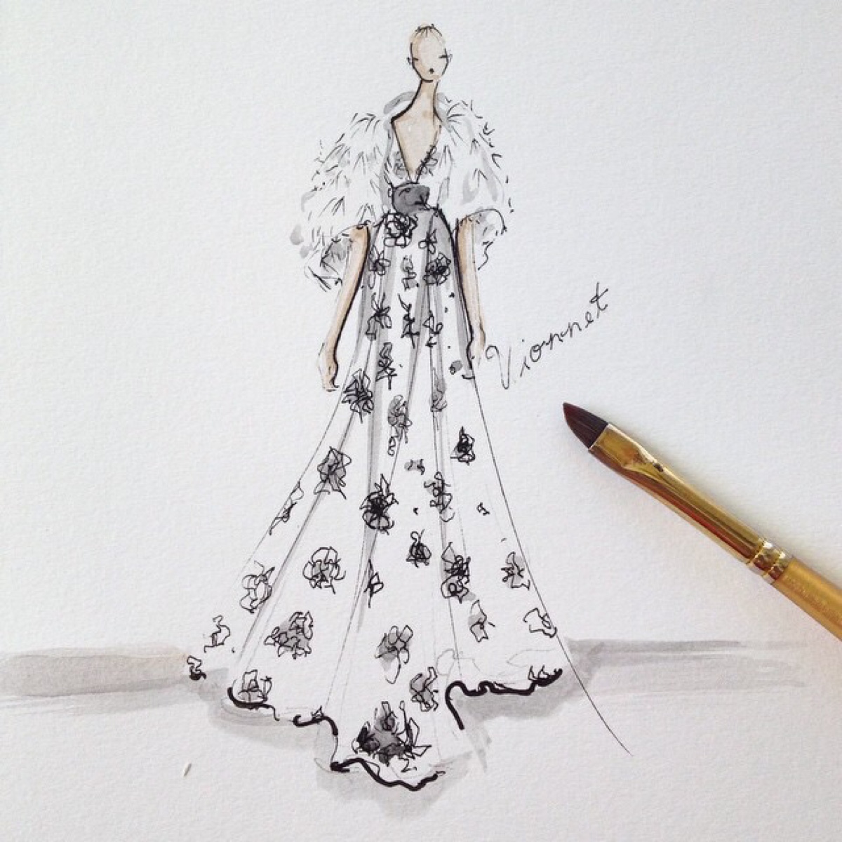 手绘白色秋冬季晚礼服.