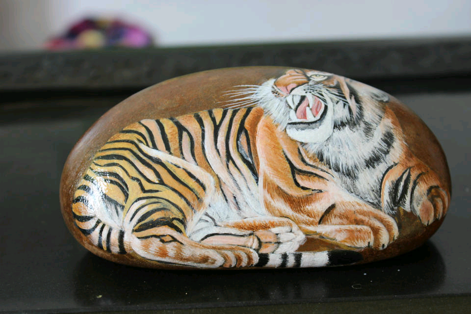石头彩绘老虎