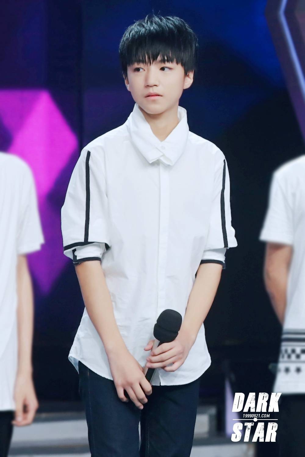 tfboys队长王俊凯【快乐大本营】cr:logo