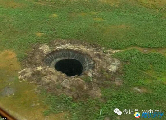 目前,最新报告显示,俄罗斯境内又发现两个神秘大洞,一个位于亚马尔