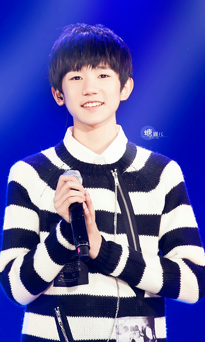 王源tfboys王源 tfboys roy 舞台 上的你,简直会 发光 ～ 喜欢 看你