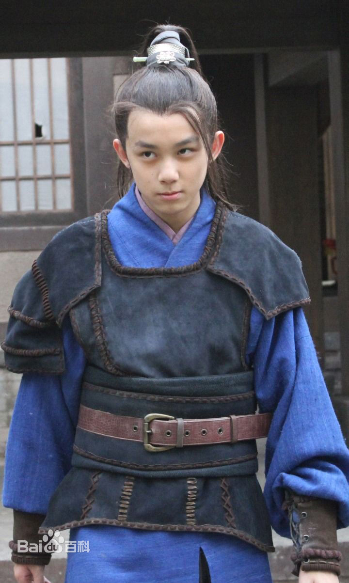 2005年12月参演电视剧《封神榜之凤鸣岐山》"小哪吒",从此踏入了演艺