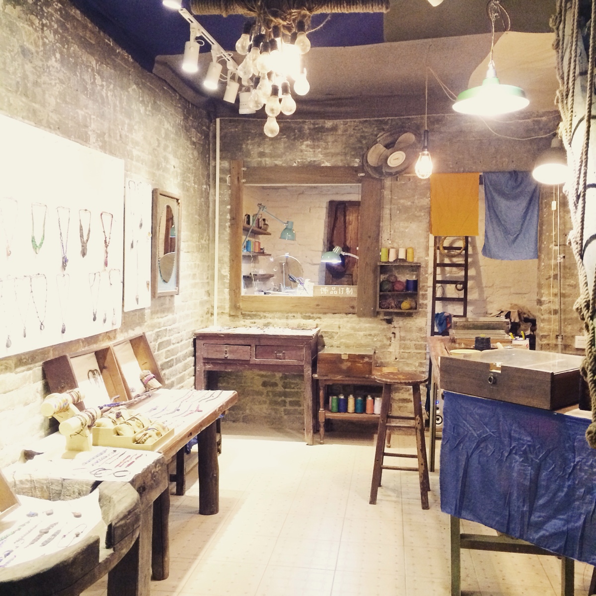 苏苏手作# 实体店,地址:广州市海珠区小洲村东庆大街7号 "牧男手作"