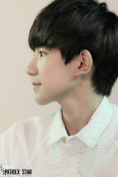 王源【侧脸简直秒啊!cr:logo】