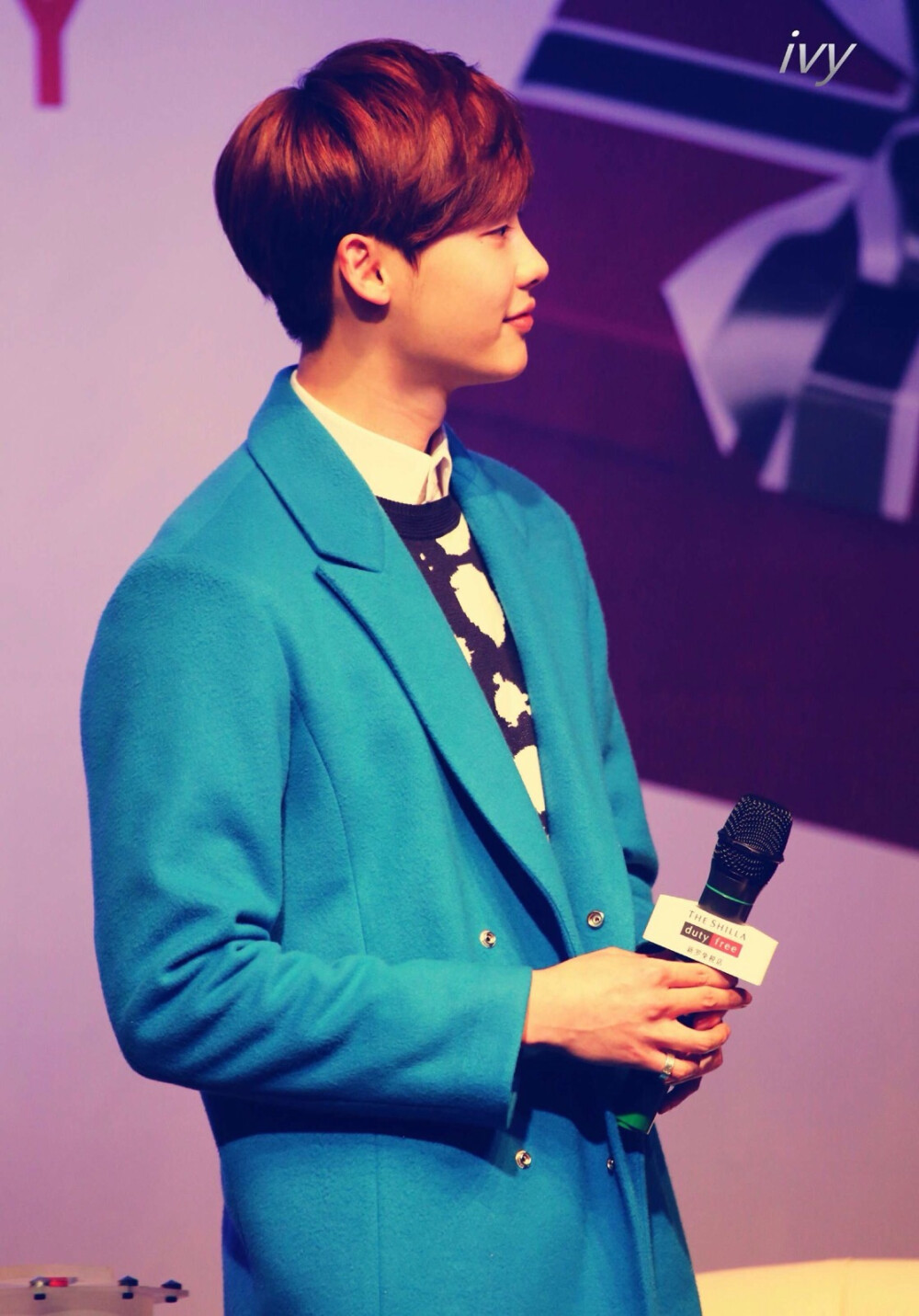 李钟硕 侧颜完美