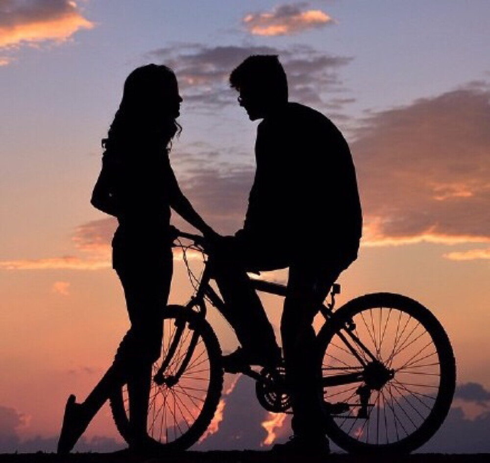 骑单车的情侣头像图片