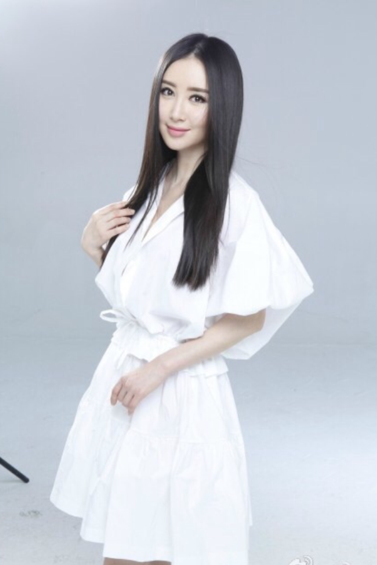 舒畅,1987年12月1日出生于吉林省白山市,四川省广元市人,5个月时移居