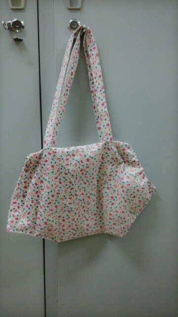 废物利用,旧衣服变碎花布袋