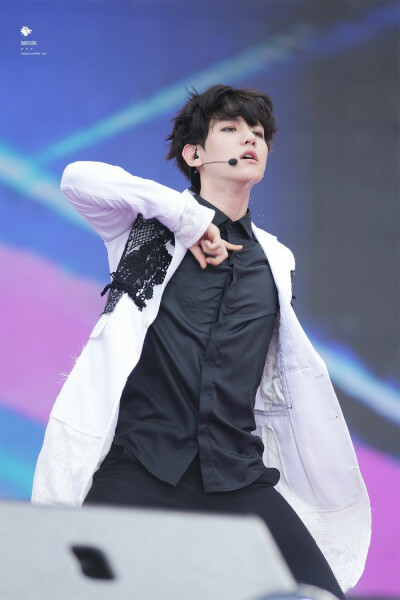 exo 边伯贤 帅气舞台