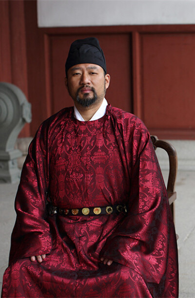 法服(唐朝法服是指冠冕衣裳之类的正统华夏传承)大体同于唐朝,只是