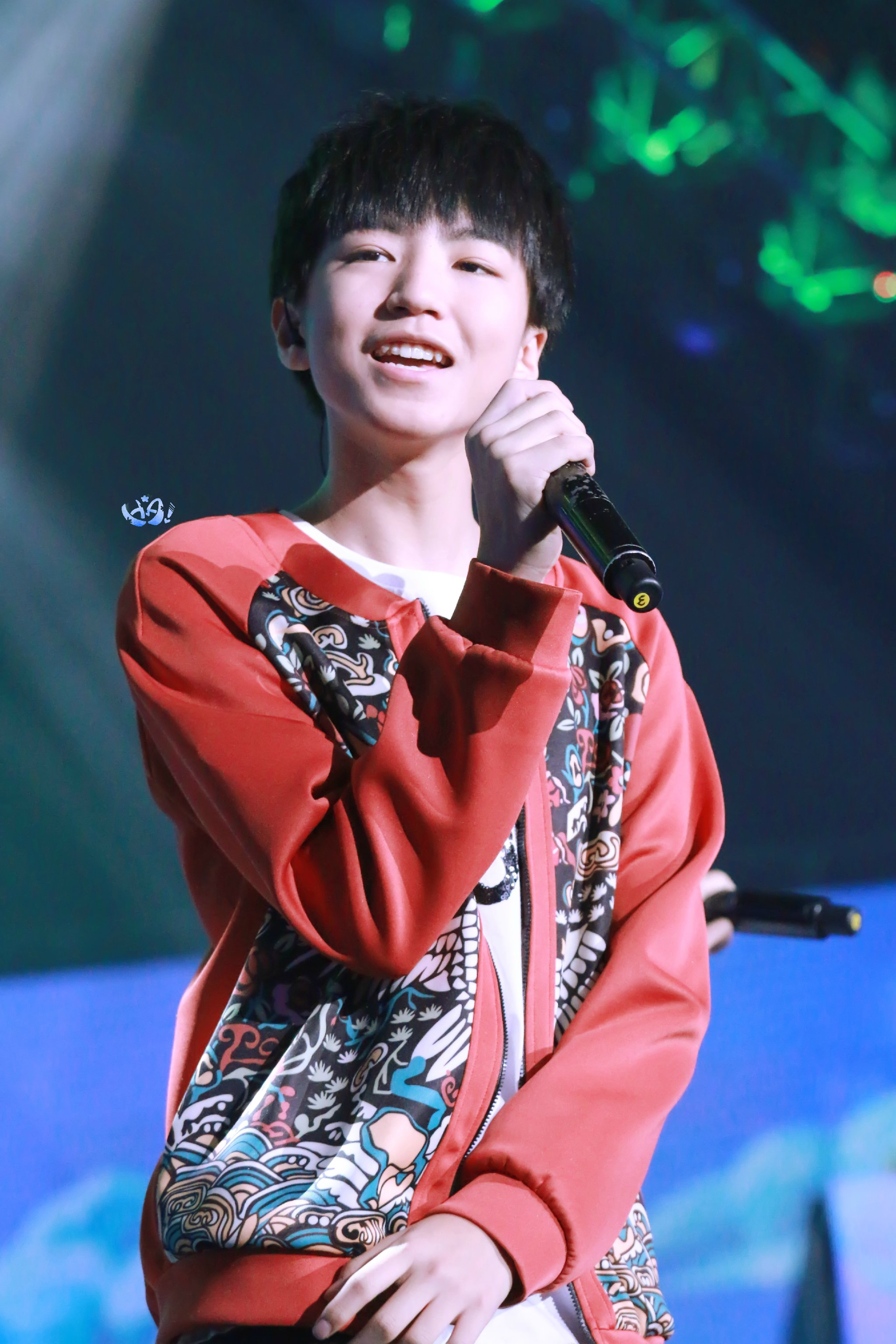 tfboys王俊凯 20150211 央视网络春晚直播现场