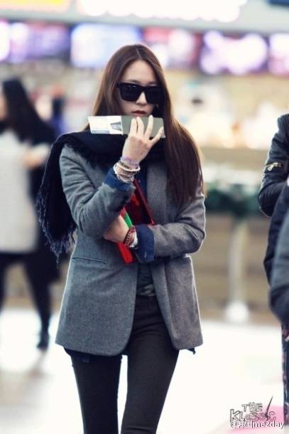 krystal郑秀晶机场照fashionshow