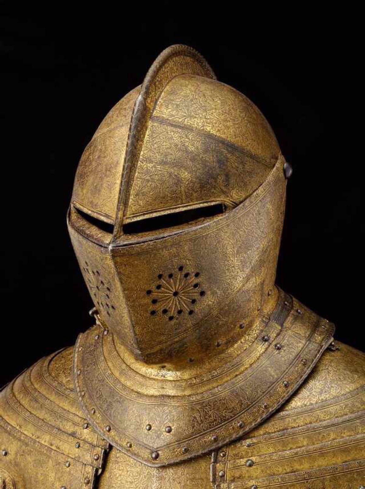 法国中世纪盔甲图片