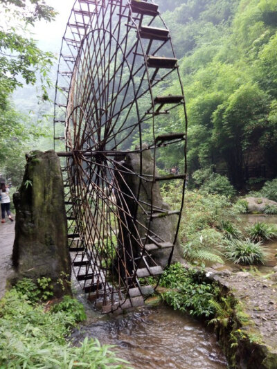 山水雨稞图片