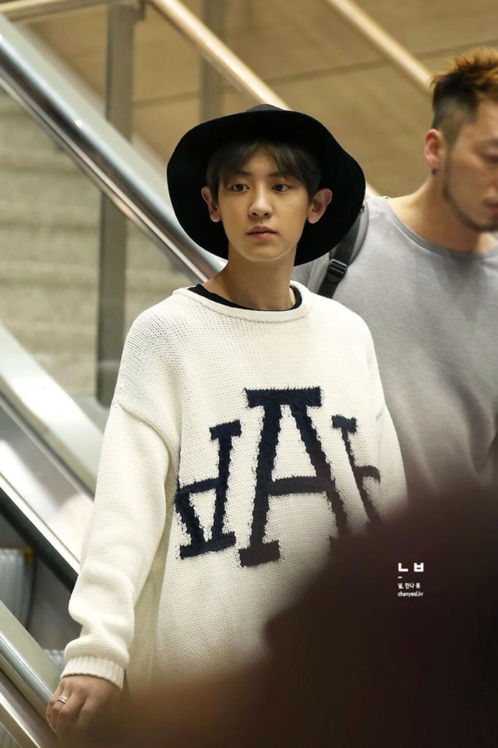 exo 朴灿烈 机场照