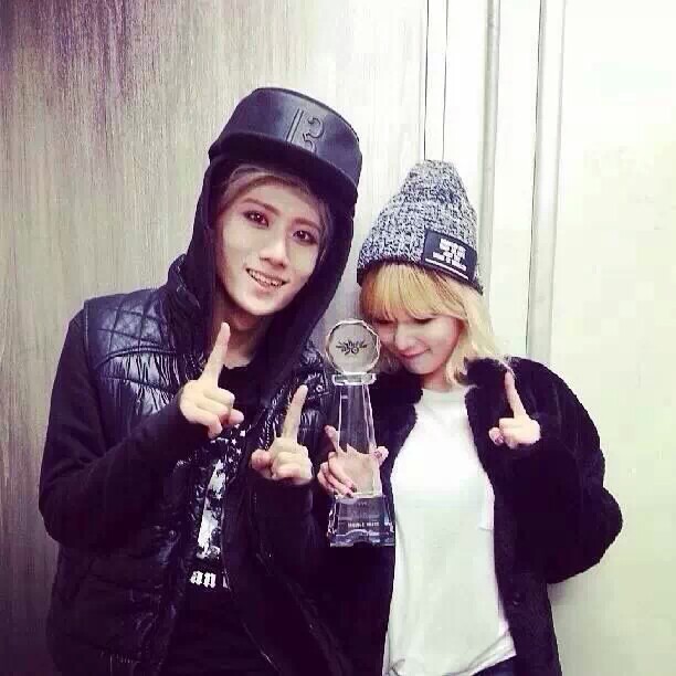 草马夫妇 tm金泫雅 张贤胜 beast trouble maker