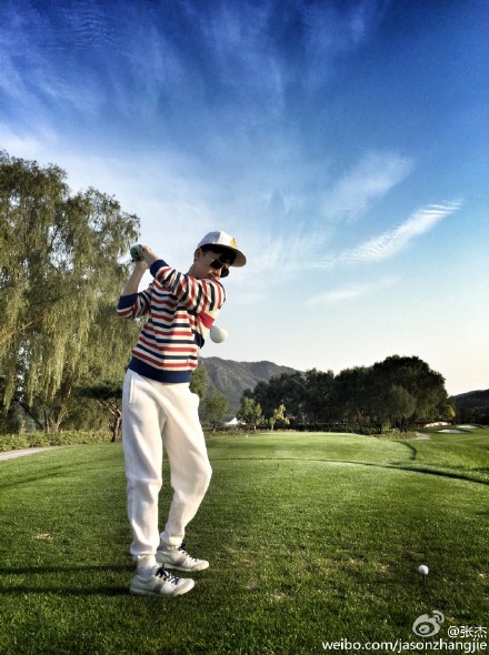 张杰微博照