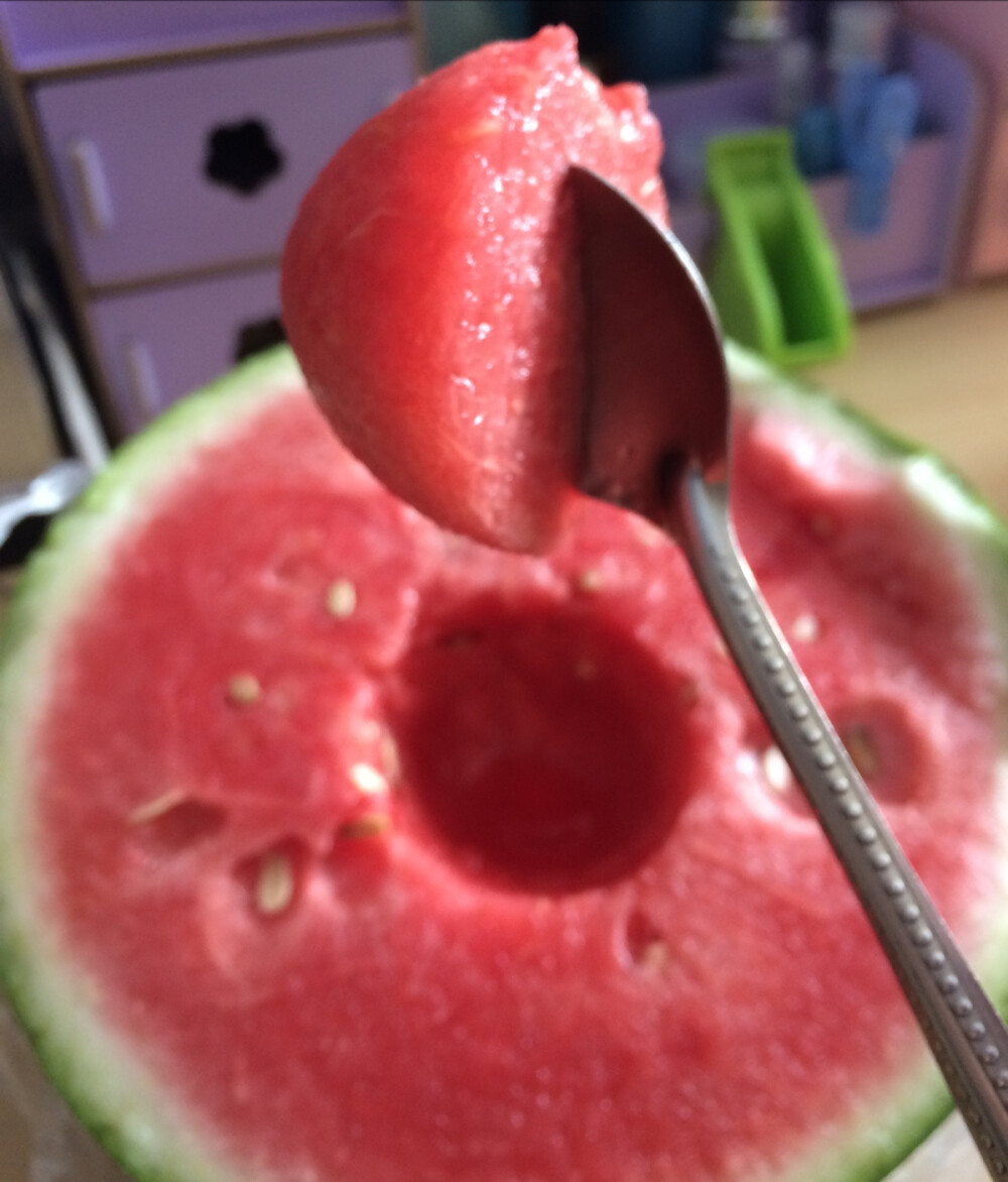 报社的深夜食堂吃西瓜就为了这一口summer