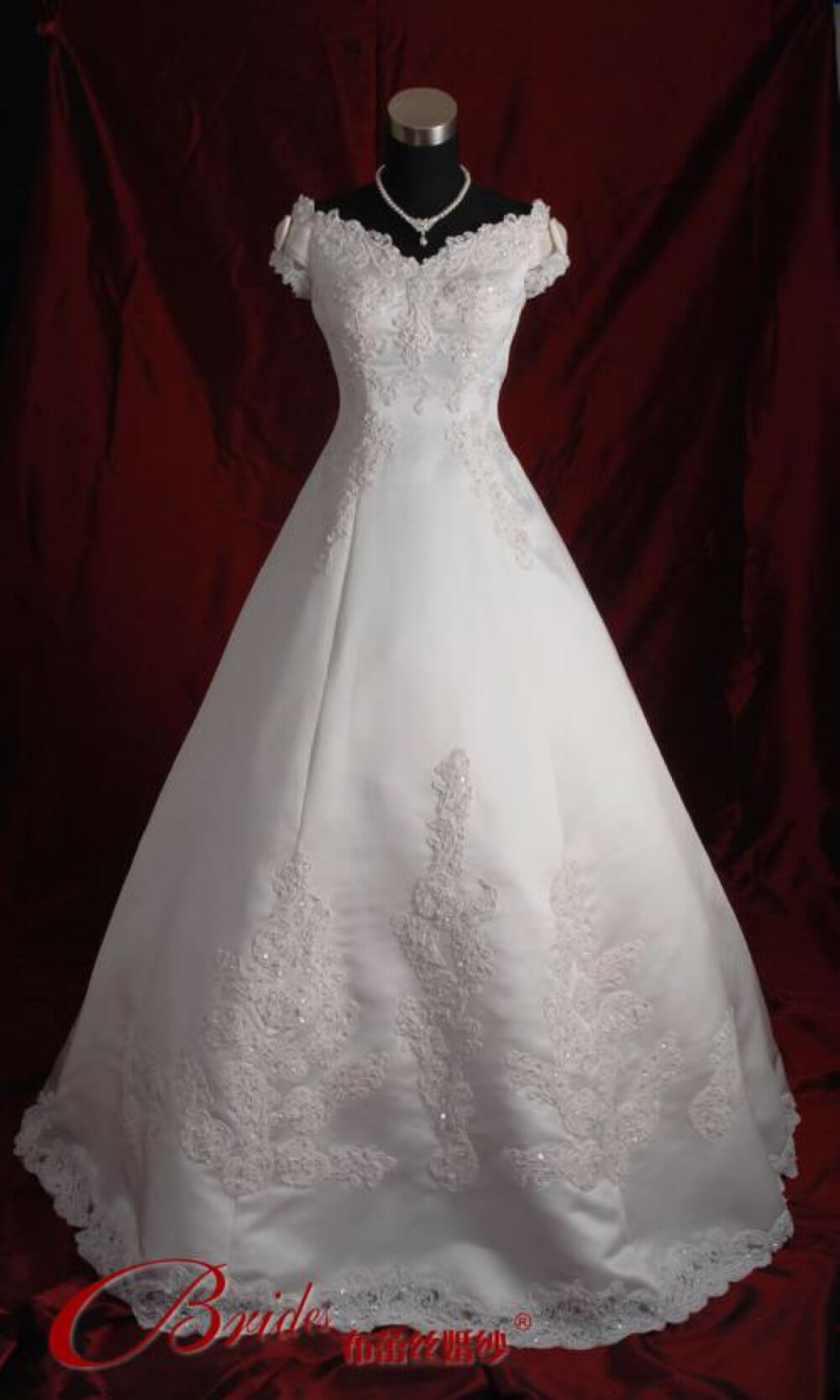 无数次想像自己为了最爱的人穿上婚纱的曼妙与美丽:一定有着被幸福晕