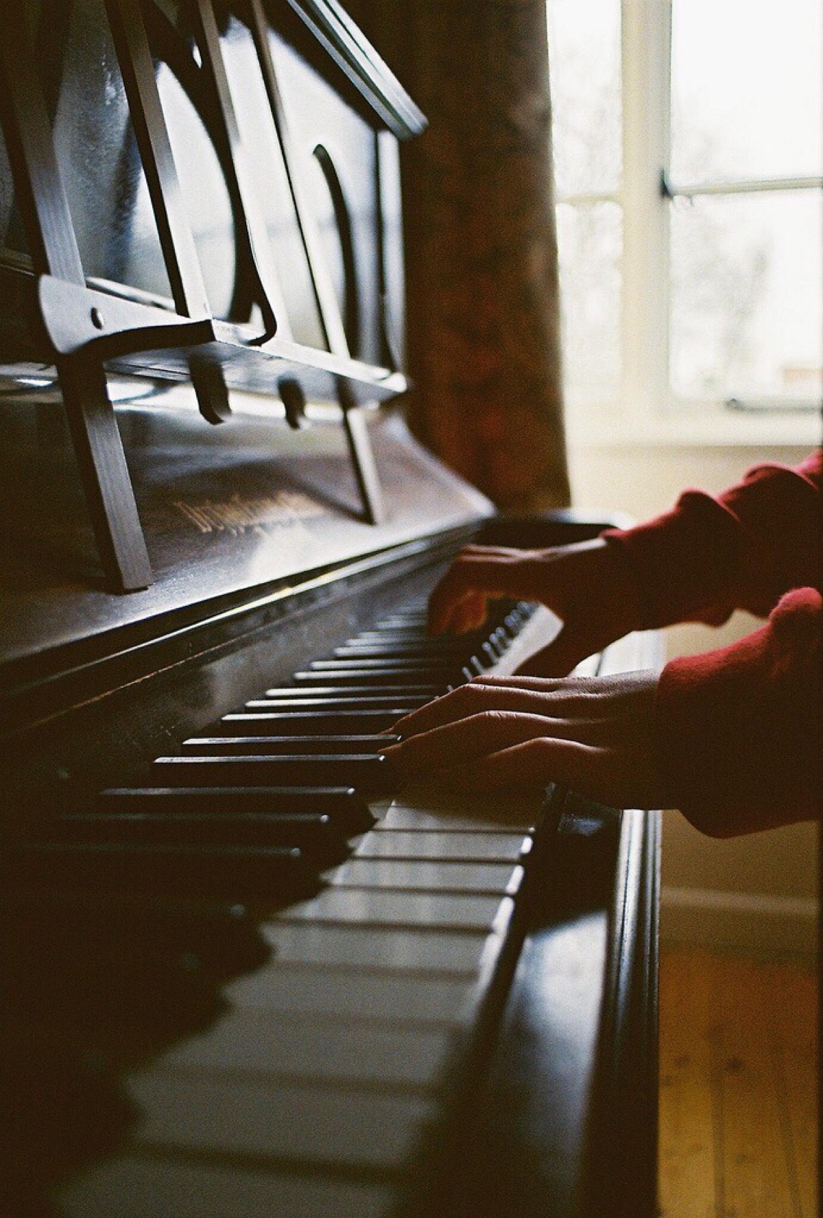 指尖钢琴不能说的秘密壁纸