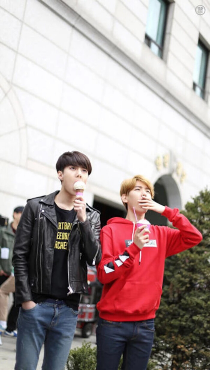 exo 吴世勋 边伯贤 冰激凌ing
