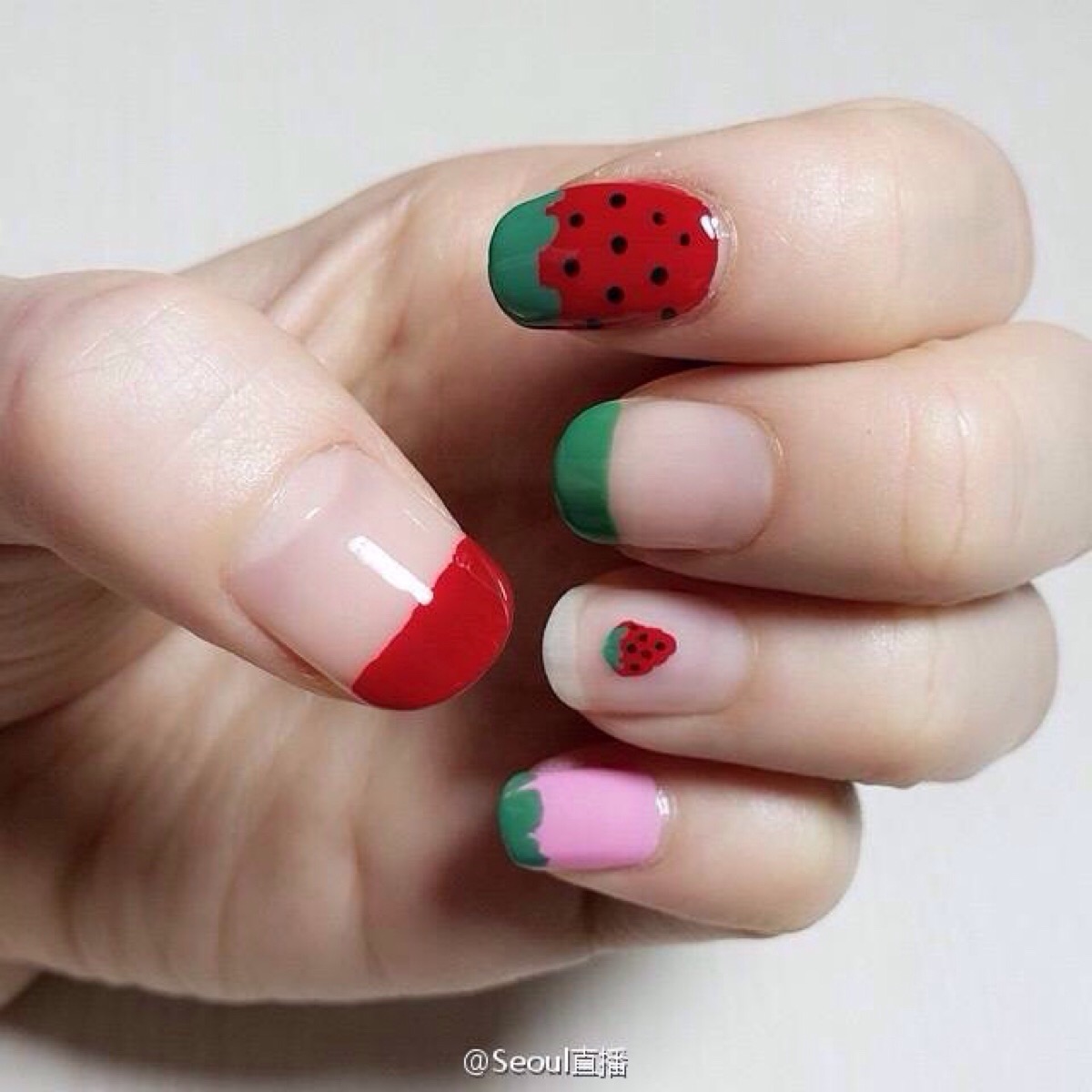美甲·小草莓