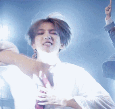 伯贤儿 图片评论 0条  收集   点赞  评论  love me right"韩文版