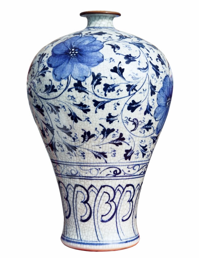 青花瓷又称白地青花瓷,常简称青花,汉族陶瓷烧制工艺的珍品