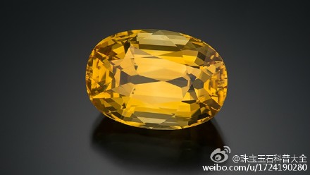 这颗是无烧金色蓝宝石,颜色并不稀奇,猛的是这颗有89.55ct!