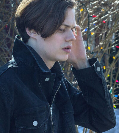 bill skarsgard