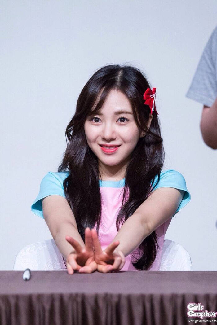 aoa 权玟娥