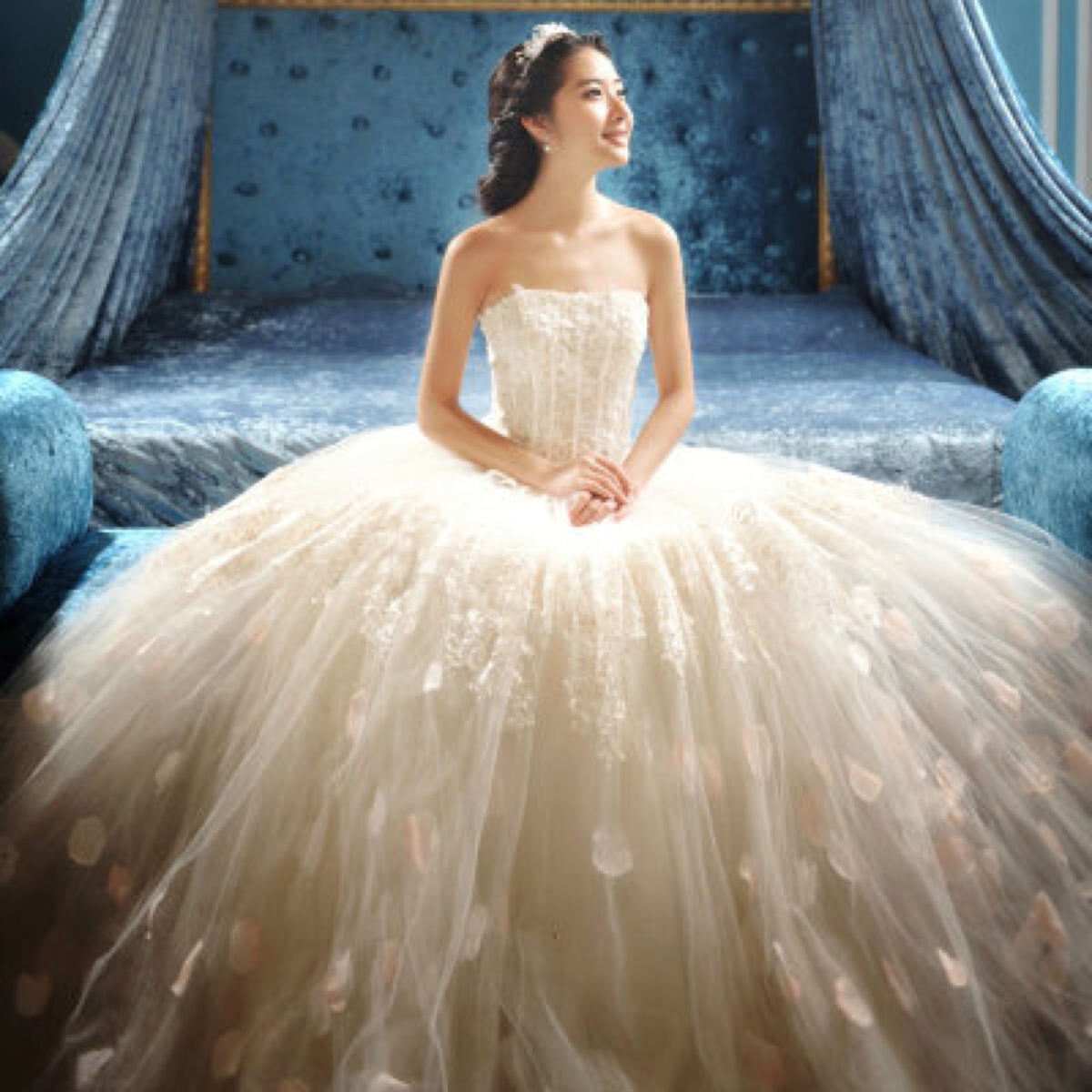 白羊座的婚纱礼服图片