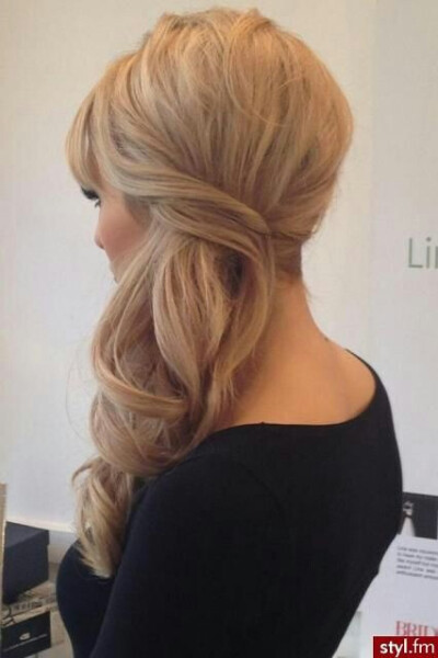 light curl wedding hair swept to the side