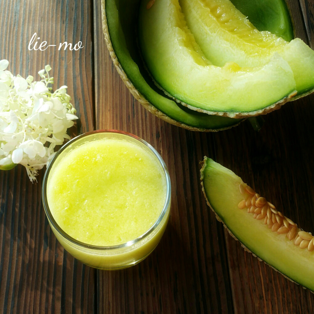 哈密瓜汁,夏天,果然还是绿色最宜人.