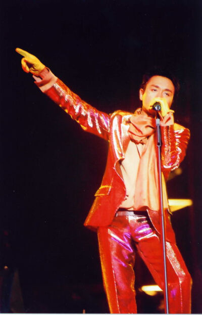 20001111张国荣热·情巡回演唱会在南京举行,他说:南京真冷!