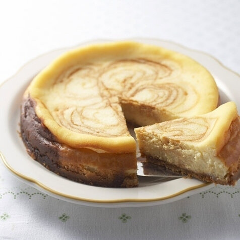 72【布列塔尼蛋糕】---做法:1,蛋糕模内均匀涂抹一层黄油,底部和围