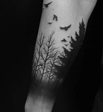 小臂纹身树纹身黑色丛林剪影纹身生命之树纹身