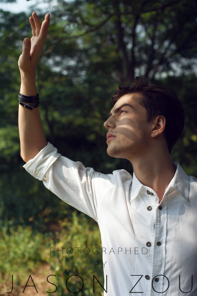 俄罗斯籍:vladimir maximov 很阳光 很可爱的男孩 图片质感很棒!