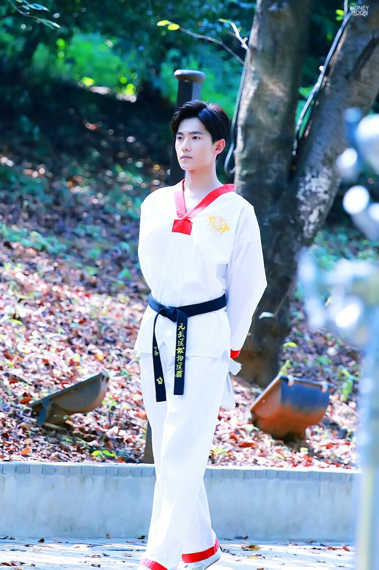 【高清】杨洋旋风少女 若白师兄