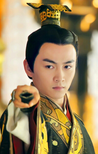 {《大汉情缘之云中歌》杨颖饰演 — 霍云歌;陆毅饰演 — 刘弗陵} 点开