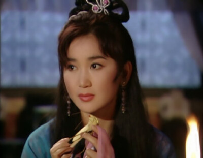 温碧霞《圆月弯刀》【秦可情】她是丁鹏之初恋情人,实则乃柳若松之妻.