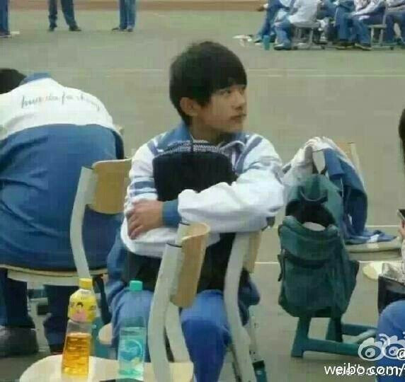 初中生易烊千玺