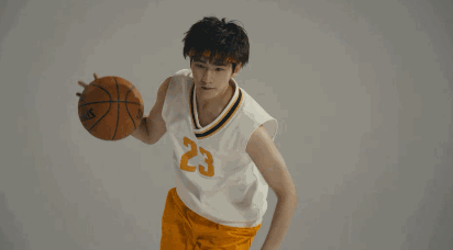 gif 杨洋 康师傅 打篮球咩帅哭